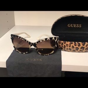 Guess Accessories - GUESS sunglasses Guess Accessories - GUESS sunglasses
